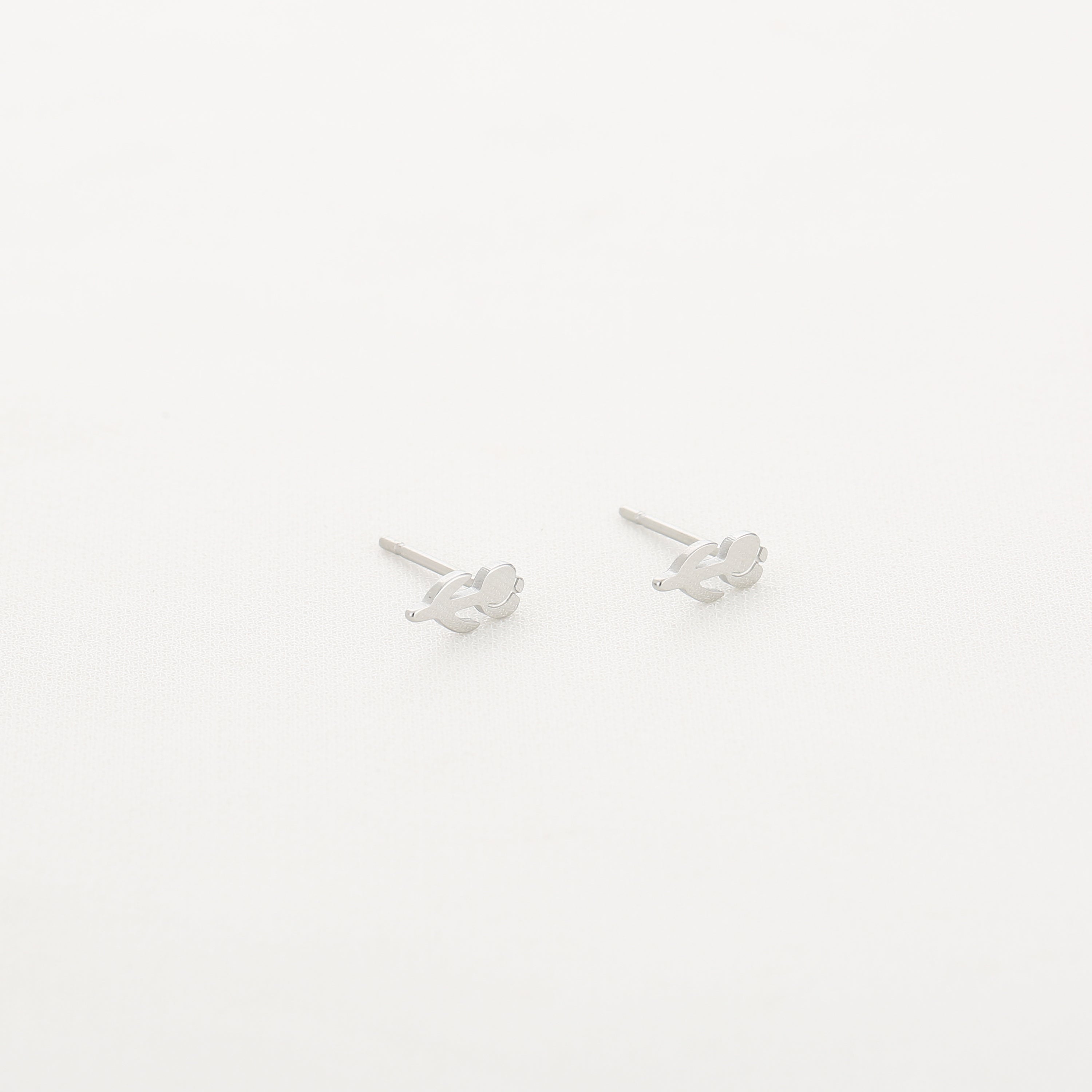 STUDS OORBELLEN TULP