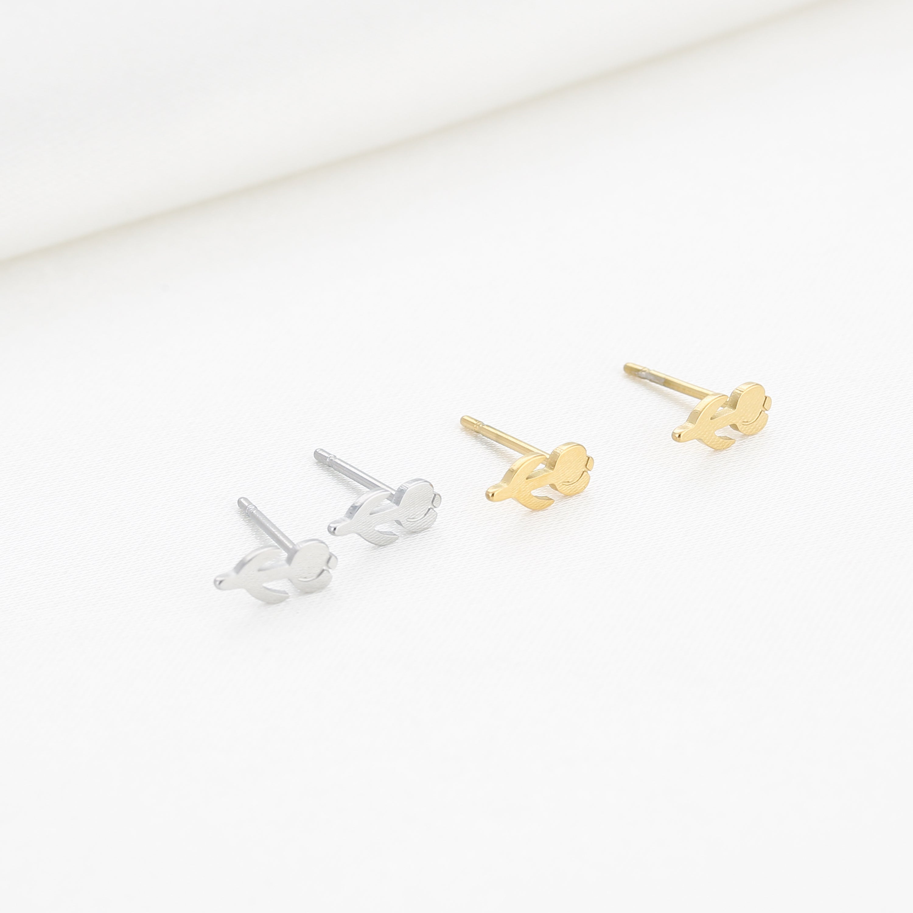 STUDS OORBELLEN TULP