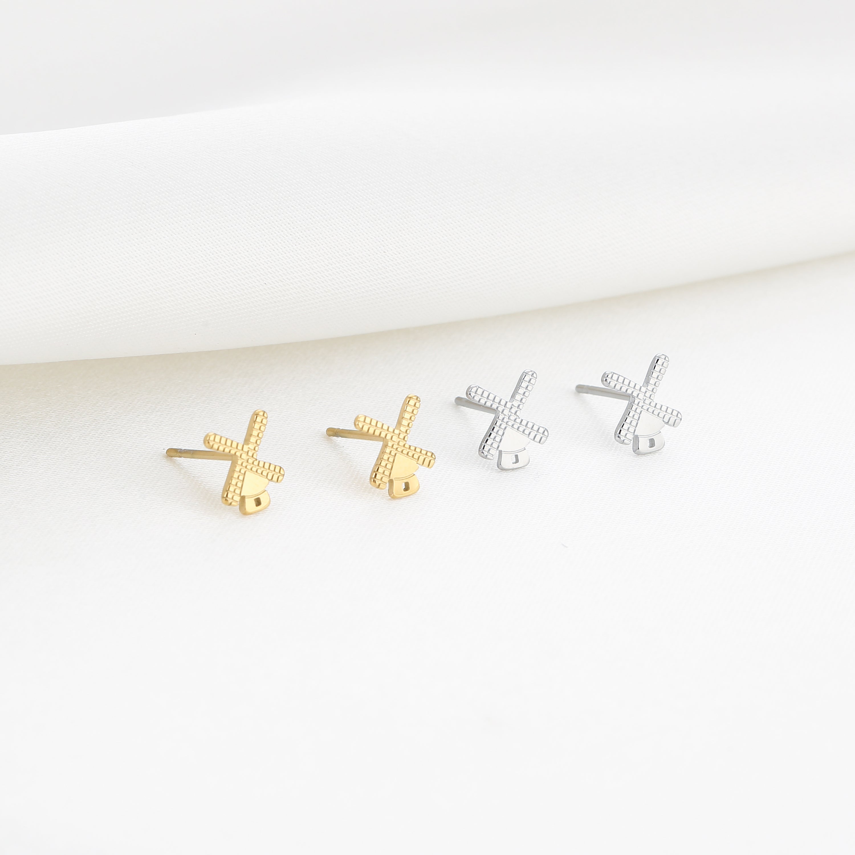 STUDS OORBELLEN WINDMOLEN