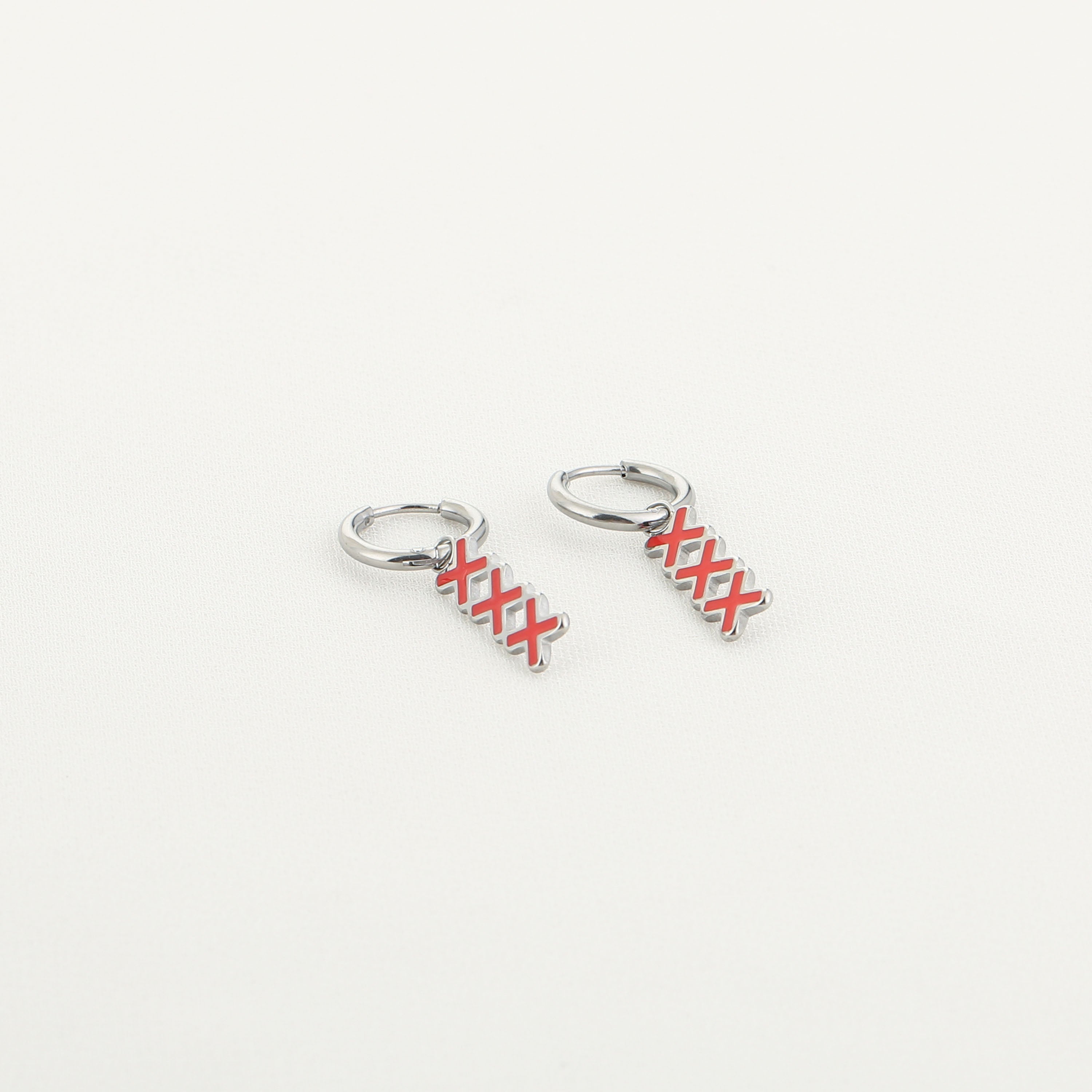 EARRING RODE KRUISJES XXX AMSTERDAM
