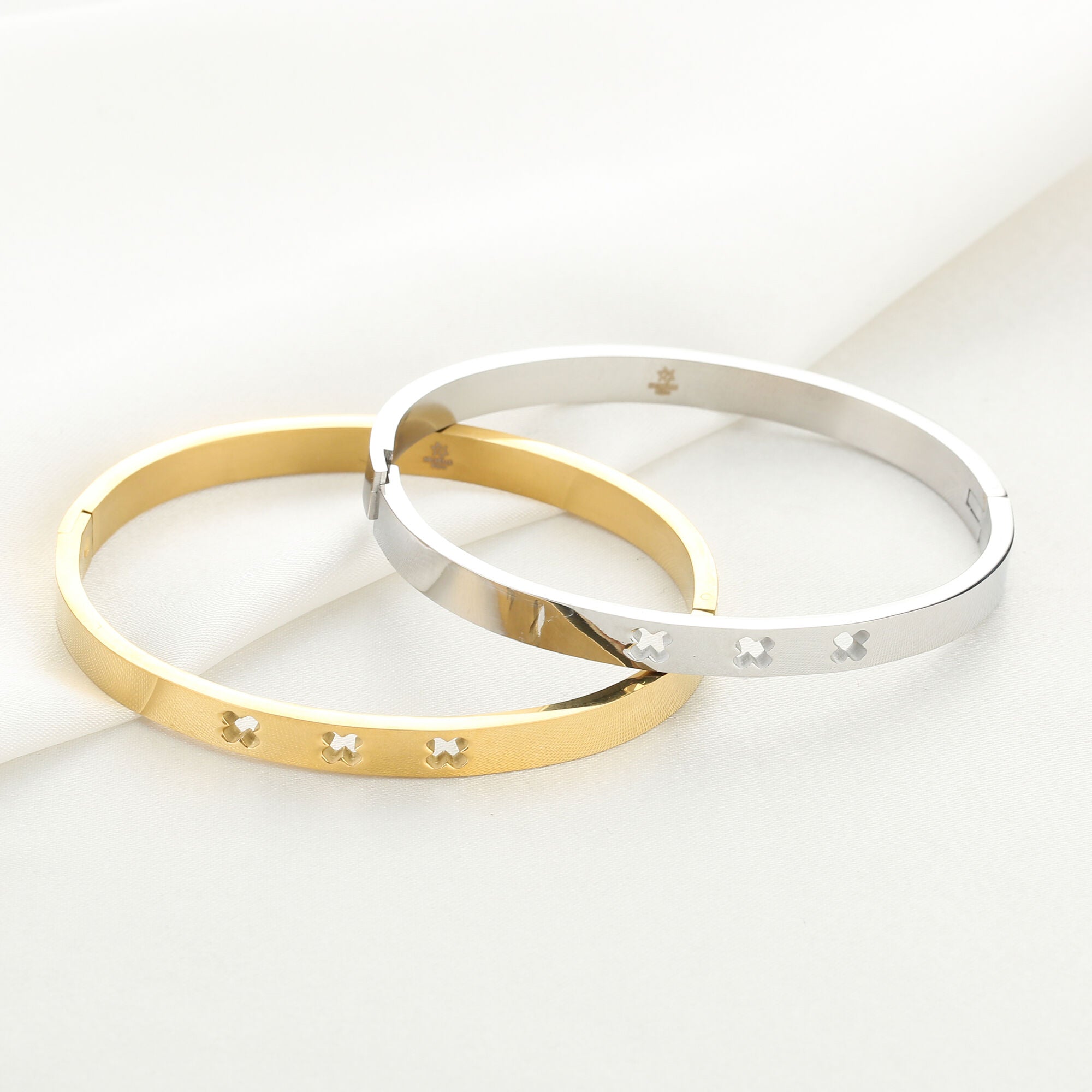 Stainless steel vrouwen armband | Bangle met drie kruisen
