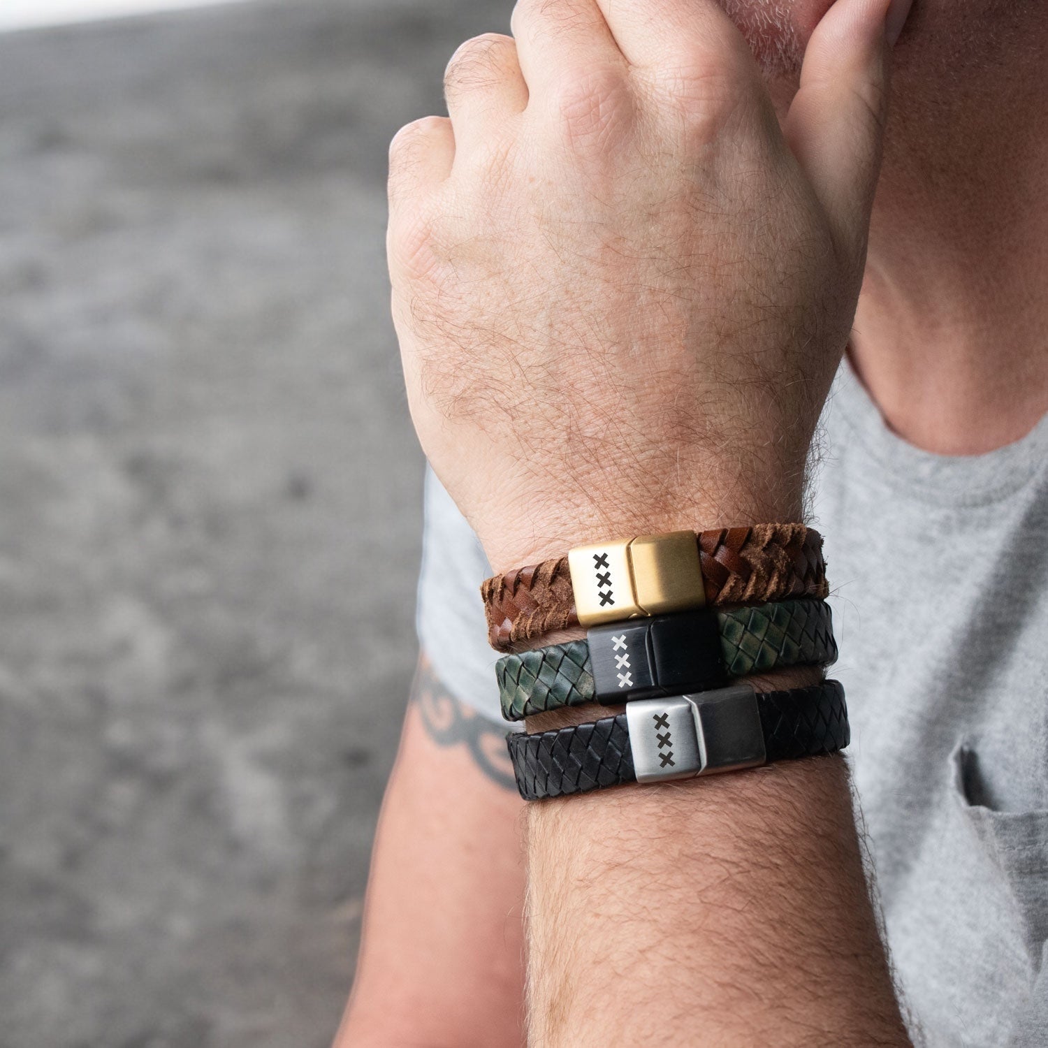 Leather Bracelet with Engraving – Mokum Edition
